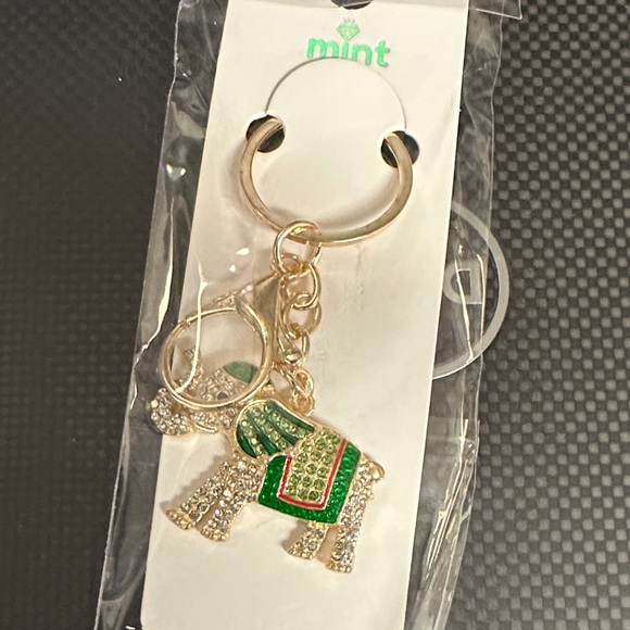 ❣️5|$25❣️Mint Keychain-bag charms Your choice. 🆕 - Picture 13 of 16